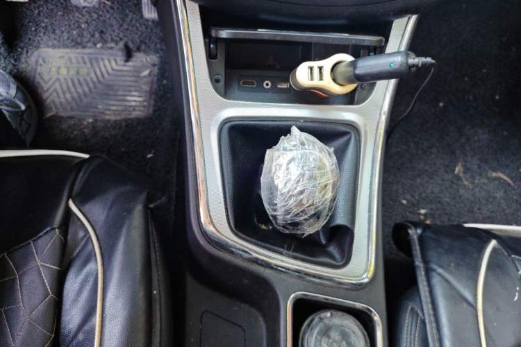 Used Baojun 560 2015 1.8L Manual Elite Edition Gear Lever