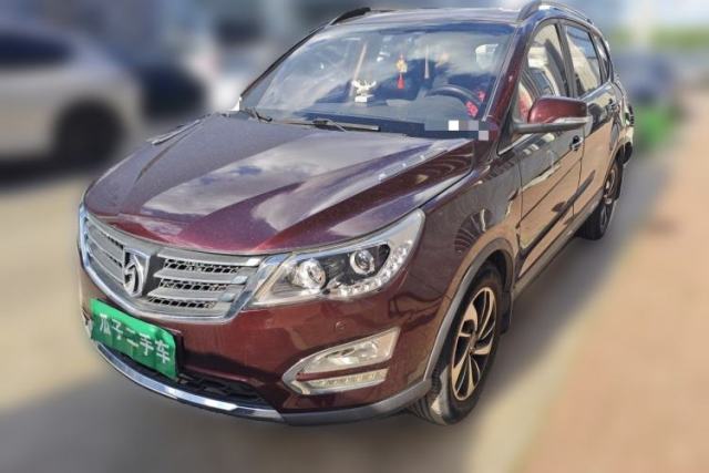 Used Baojun 560 2015 1.8L manual luxury version