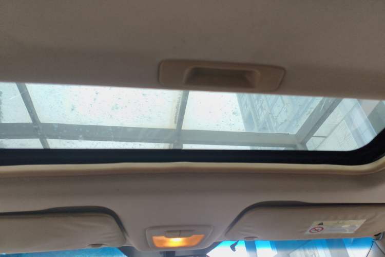 Used Baojun 560 2015 1.8L manual luxury version Headliner