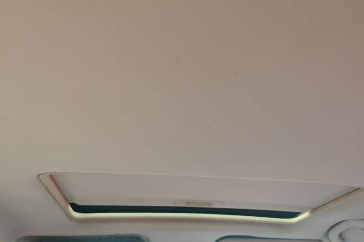 Used Baojun 560 2015 1.8L manual luxury version Headliner