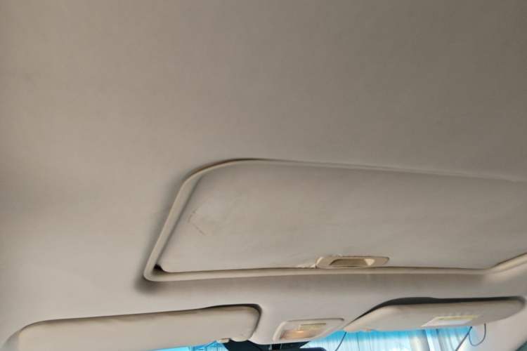 Used Baojun 560 2015 1.8L manual luxury version Headliner