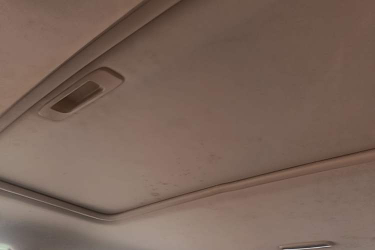 Used Baojun 560 2015 1.8L manual luxury version Headliner
