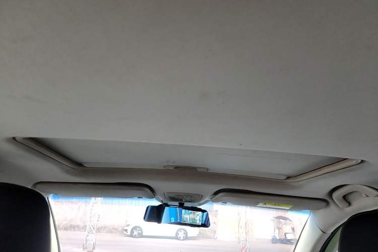 Used Baojun 560 2015 1.8L manual luxury version Headliner