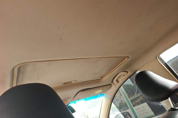Used Baojun 560 2015 1.8L manual luxury version Headliner