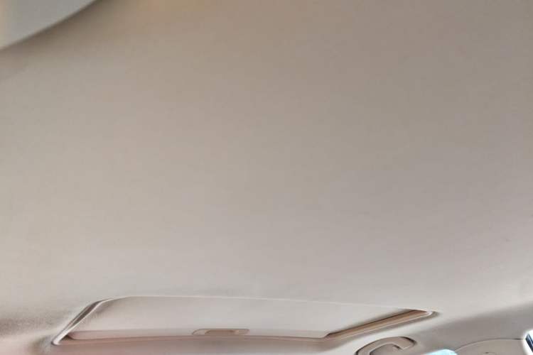 Used Baojun 560 2015 1.8L manual luxury version Headliner