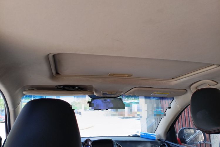 Used Baojun 560 2015 1.8L manual luxury version Headliner