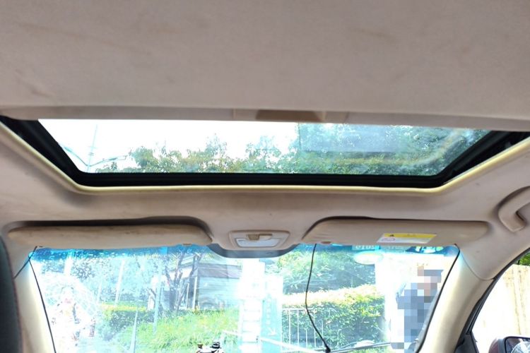 Used Baojun 560 2015 1.8L manual luxury version Headliner