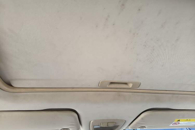 Used Baojun 560 2015 1.8L manual luxury version Headliner