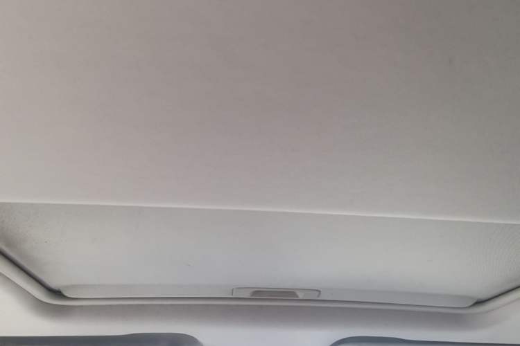 Used Baojun 560 2015 1.8L manual luxury version Headliner