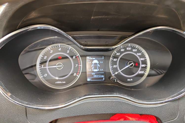 Used Baojun 560 2015 1.8L manual luxury version Instrument Cluster