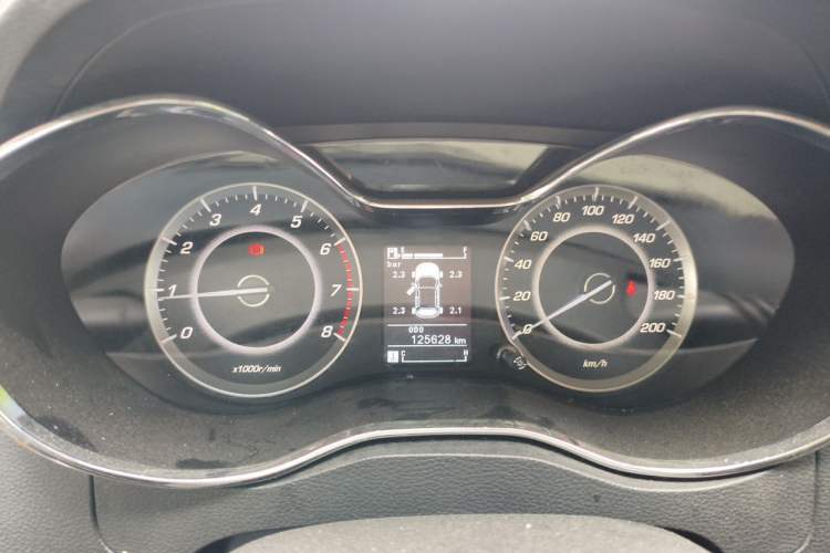 Used Baojun 560 2015 1.8L manual luxury version Instrument Cluster