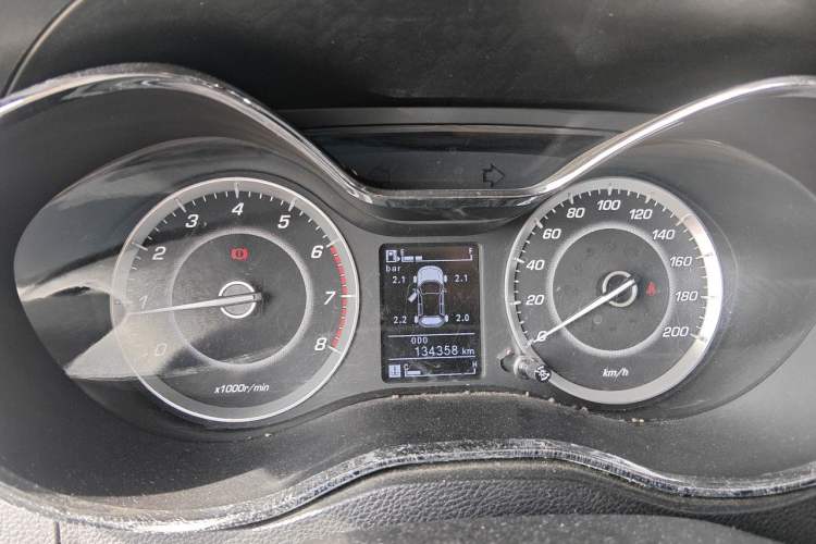 Used Baojun 560 2015 1.8L manual luxury version Instrument Cluster
