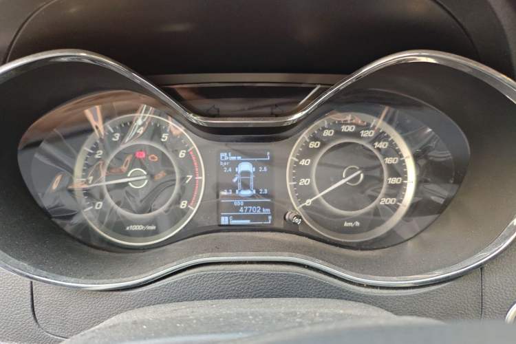 Used Baojun 560 2015 1.8L manual luxury version Instrument Cluster