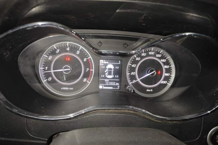 Used Baojun 560 2015 1.8L manual luxury version Instrument Cluster