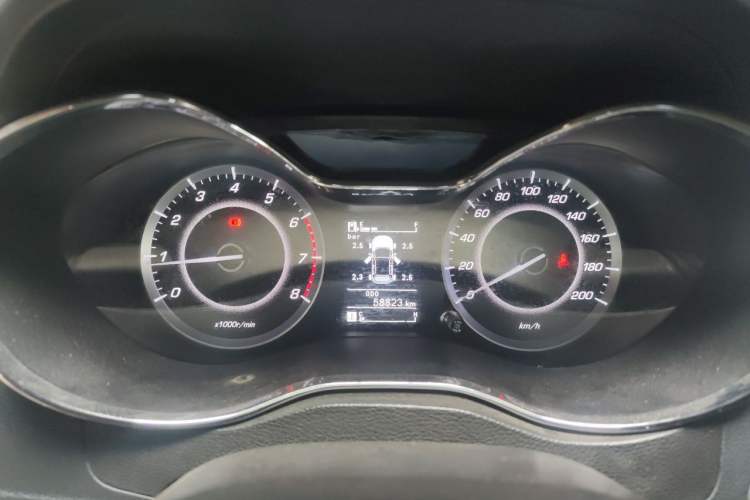 Used Baojun 560 2015 1.8L manual luxury version Instrument Cluster