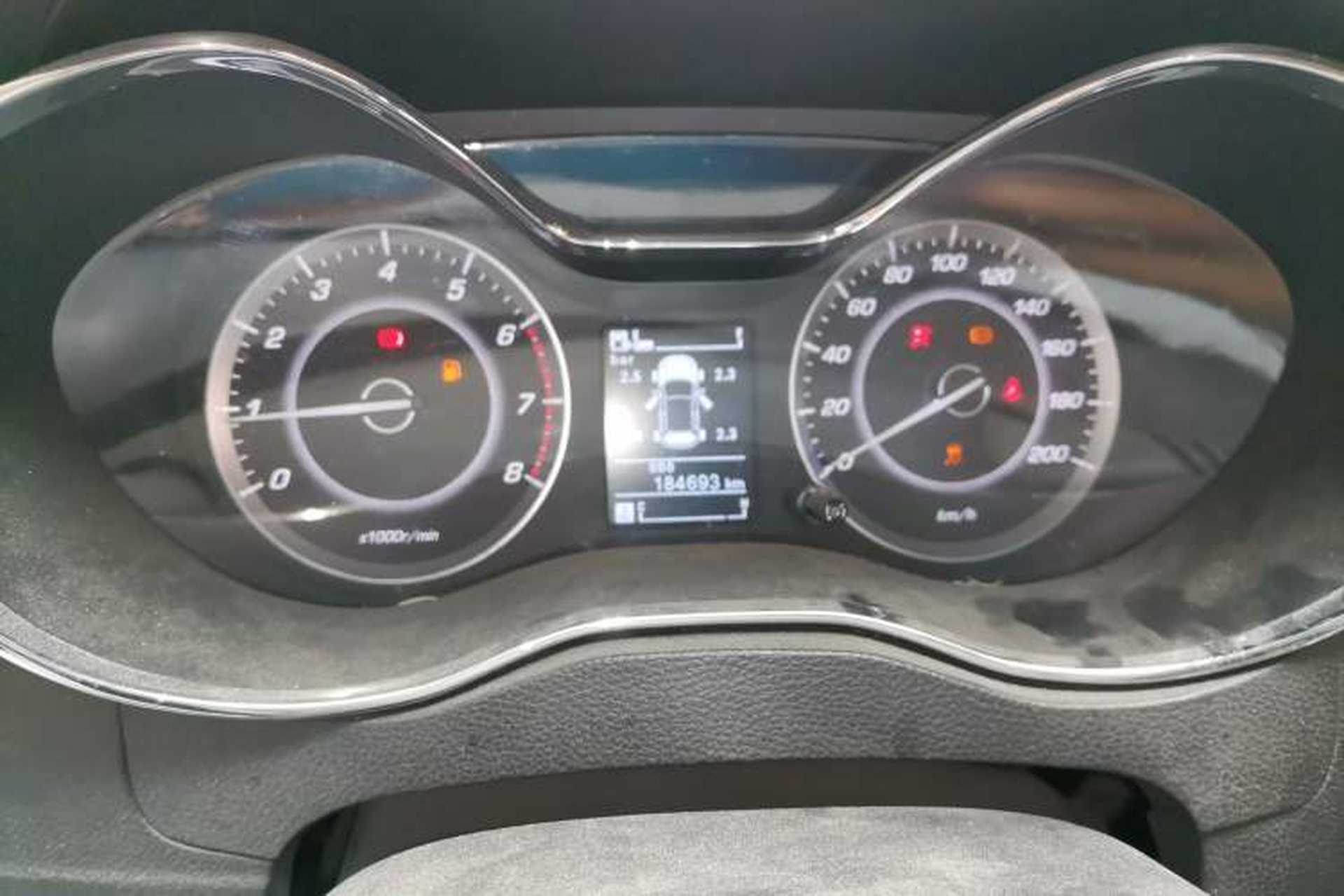 Used Baojun 560 2015 1.8L manual luxury version Instrument Cluster