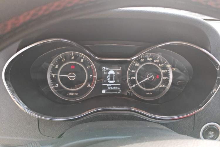 Used Baojun 560 2015 1.8L manual luxury version Instrument Cluster