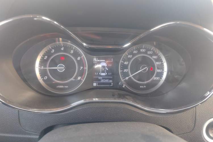 Used Baojun 560 2015 1.8L manual luxury version Instrument Cluster