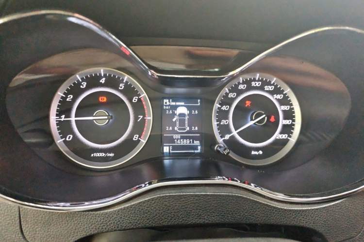 Used Baojun 560 2015 1.8L manual luxury version Instrument Cluster
