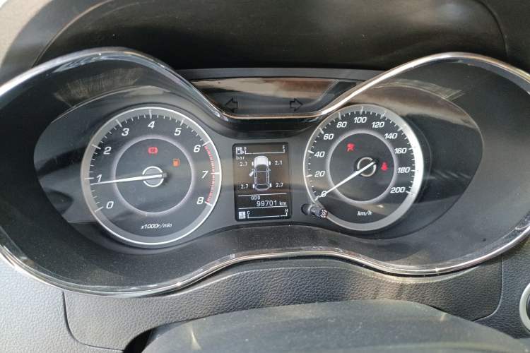 Used Baojun 560 2015 1.8L manual luxury version Instrument Cluster