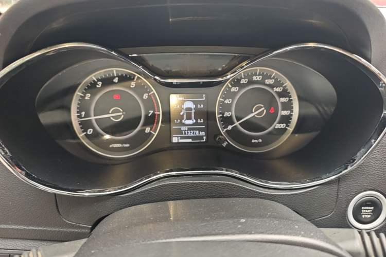 Used Baojun 560 2015 1.8L manual luxury version Instrument Cluster