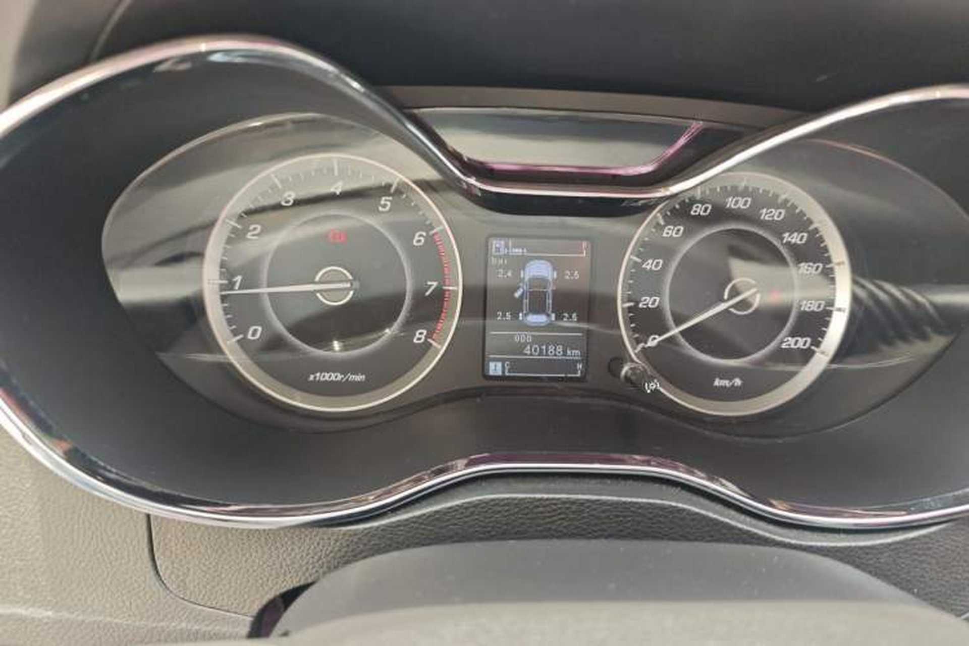 Used Baojun 560 2015 1.8L manual luxury version Instrument Cluster