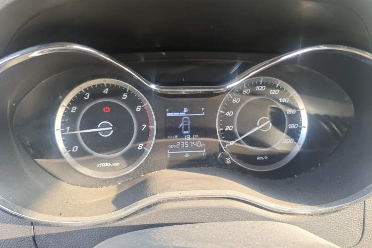 Used Baojun 560 2015 1.8L manual Comfort trim level Instrument Cluster