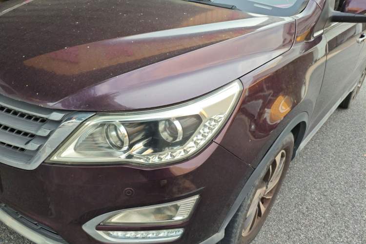 Used Baojun 560 2015 1.8L manual luxury version Left Front Headlight