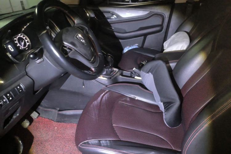 Used Baojun 560 2015 1.8L manual luxury version Left Front Seat
