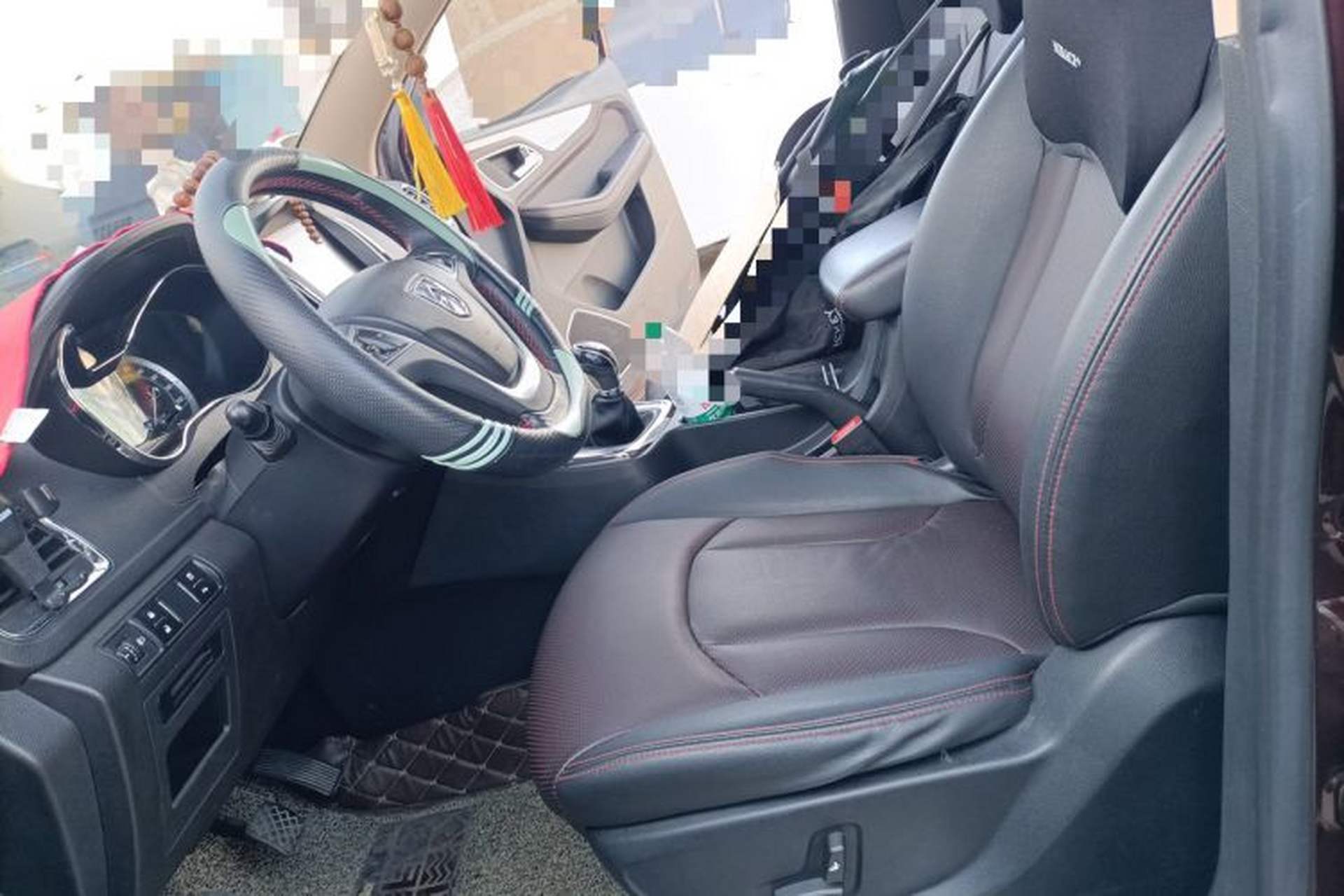 Used Baojun 560 2015 1.8L manual luxury version Left Front Seat