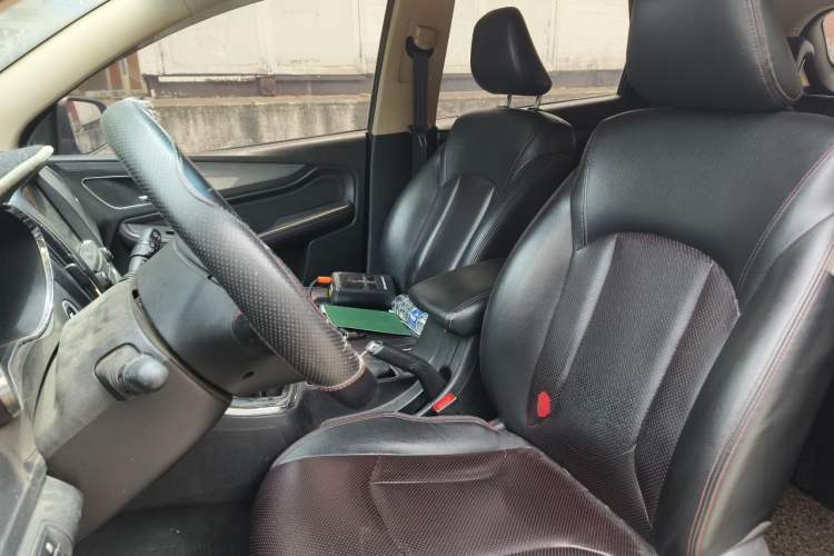 Used Baojun 560 2015 1.8L manual luxury version Left Front Seat