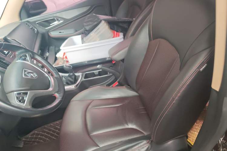 Used Baojun 560 2015 1.8L manual luxury version Left Front Seat