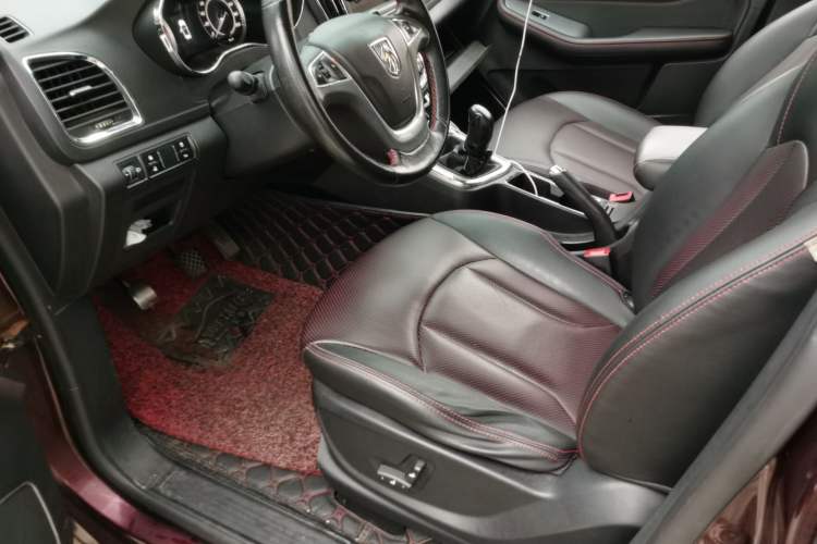 Used Baojun 560 2015 1.8L manual luxury version Left Front Seat