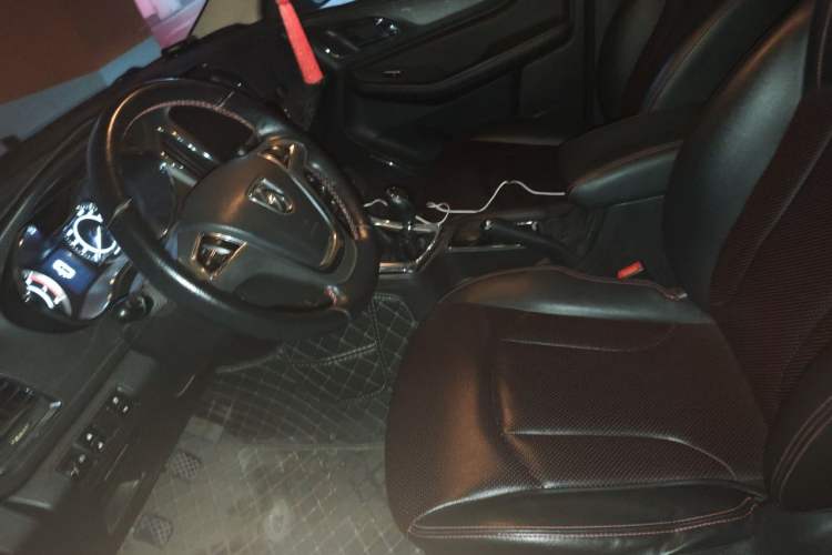 Used Baojun 560 2015 1.8L manual luxury version Left Front Seat