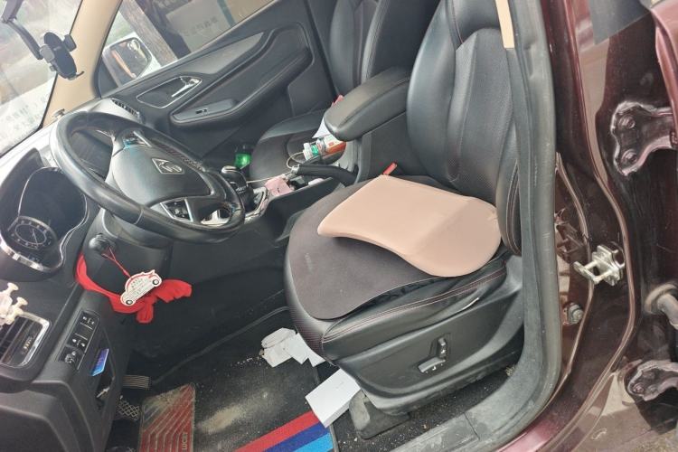 Used Baojun 560 2015 1.8L manual luxury version Left Front Seat