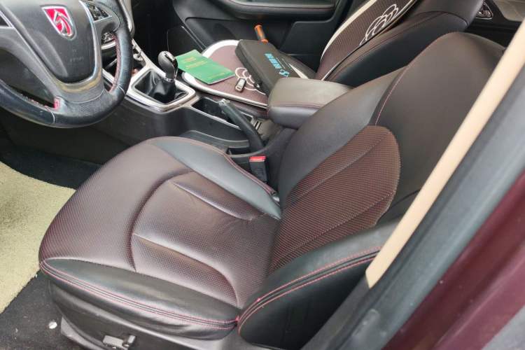 Used Baojun 560 2015 1.8L manual luxury version Left Front Seat