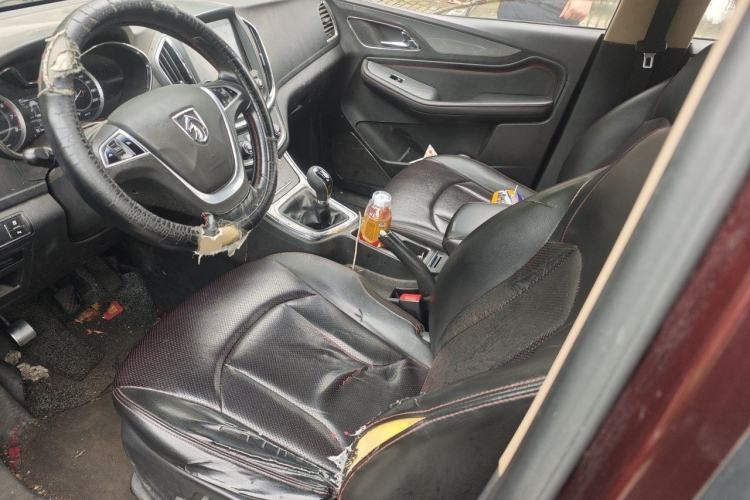 Used Baojun 560 2015 1.8L manual luxury version Left Front Seat