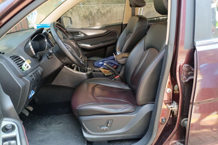 Used Baojun 560 2015 1.8L manual luxury version Left Front Seat
