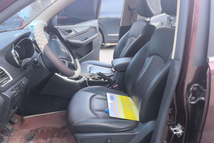 Used Baojun 560 2015 1.8L manual luxury version Left Front Seat