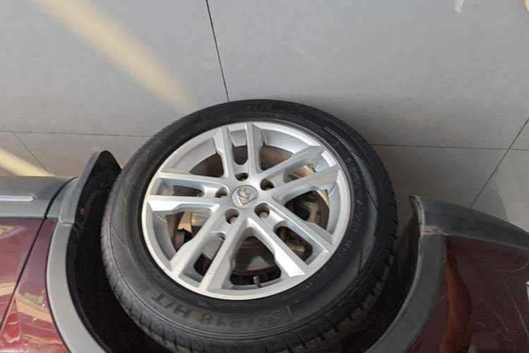Used Baojun 560 2015 1.8L Manual Elite Edition Left Front Wheel Hub