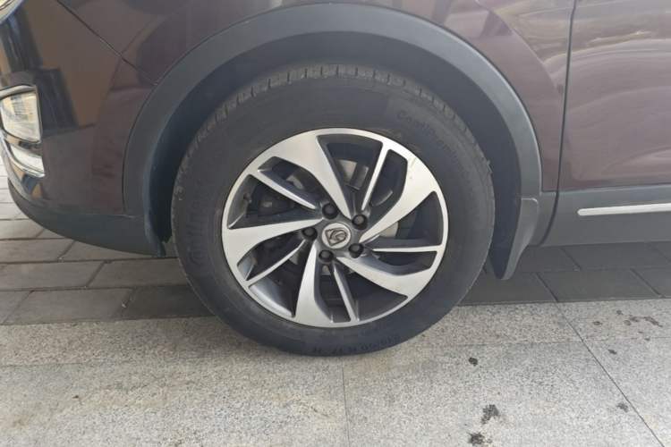 Used Baojun 560 2015 1.8L manual luxury version Left Front Wheel Hub