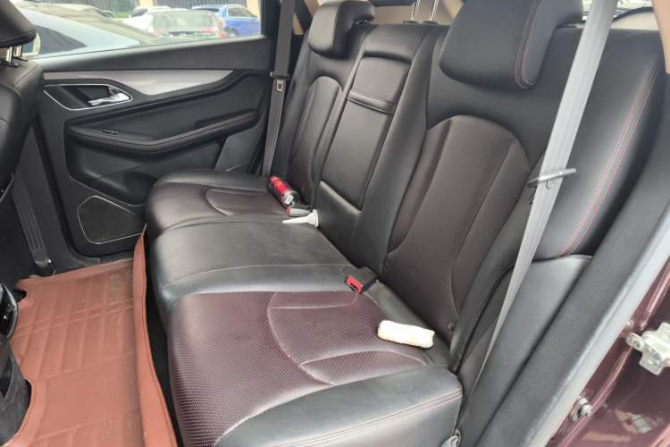 Used Baojun 560 2015 1.8L manual luxury version Left Rear Seat