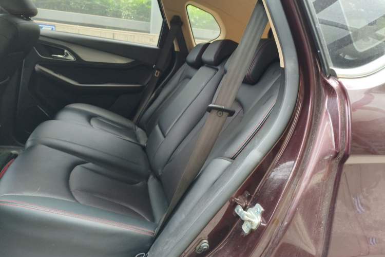Used Baojun 560 2015 1.8L manual luxury version Left Rear Seat