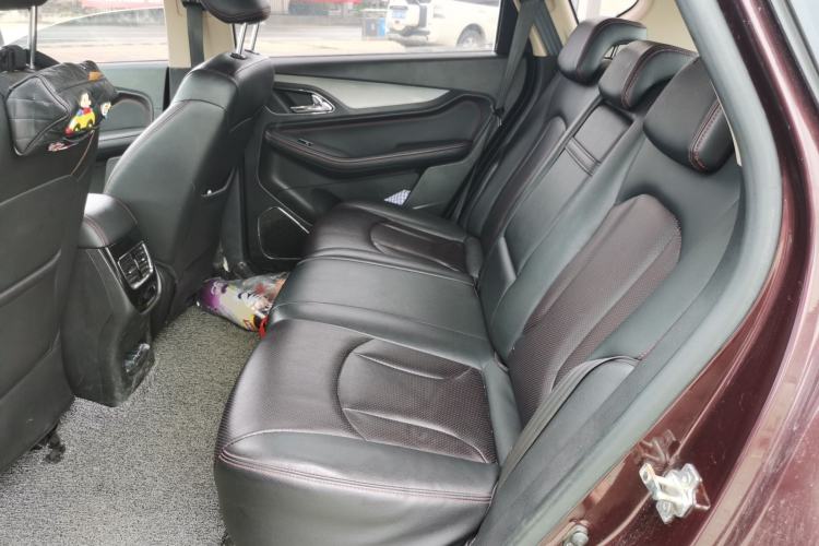 Used Baojun 560 2015 1.8L manual luxury version Left Rear Seat