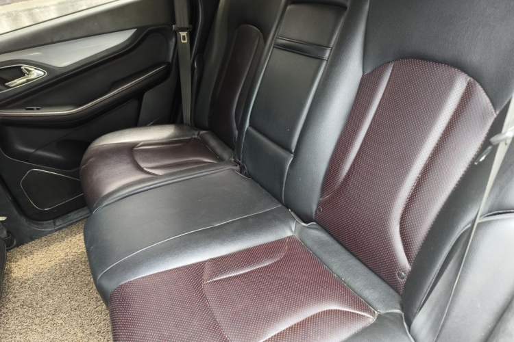 Used Baojun 560 2015 1.8L manual luxury version Left Rear Seat