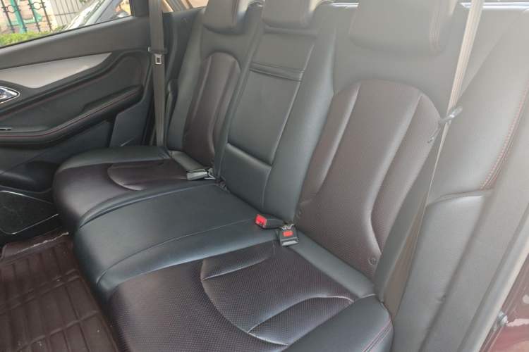 Used Baojun 560 2015 1.8L manual luxury version Left Rear Seat