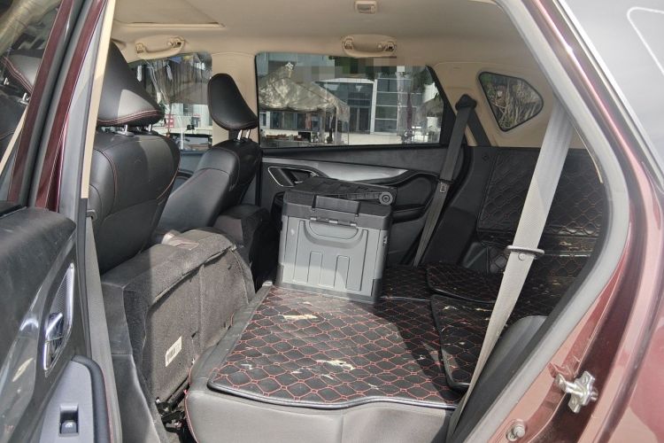 Used Baojun 560 2015 1.8L manual luxury version Left Rear Seat
