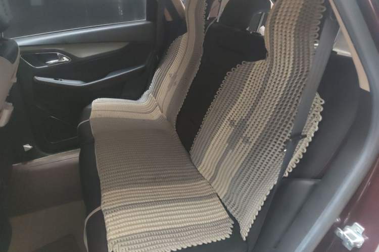 Used Baojun 560 2015 1.8L manual luxury version Left Rear Seat
