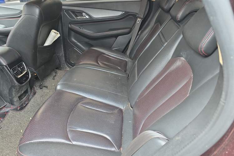 Used Baojun 560 2015 1.8L manual luxury version Left Rear Seat