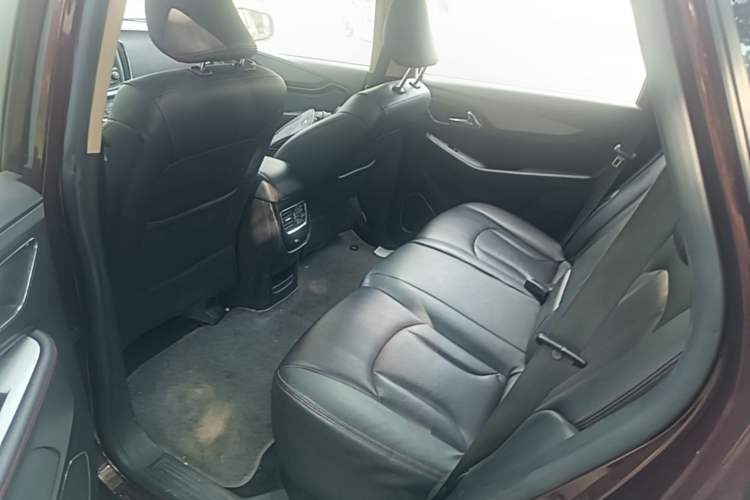 Used Baojun 560 2015 1.8L manual luxury version Left Rear Seat